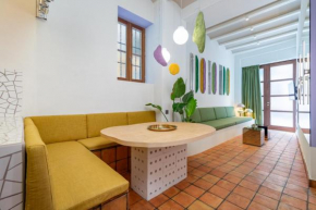 ApartUP Market Square Studio
